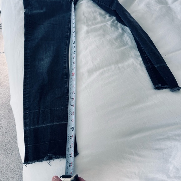 Veronica Beard Ryleigh Black Slim Straight High Rise Jeans Raw Hem Size 27 - Picture 12 of 13